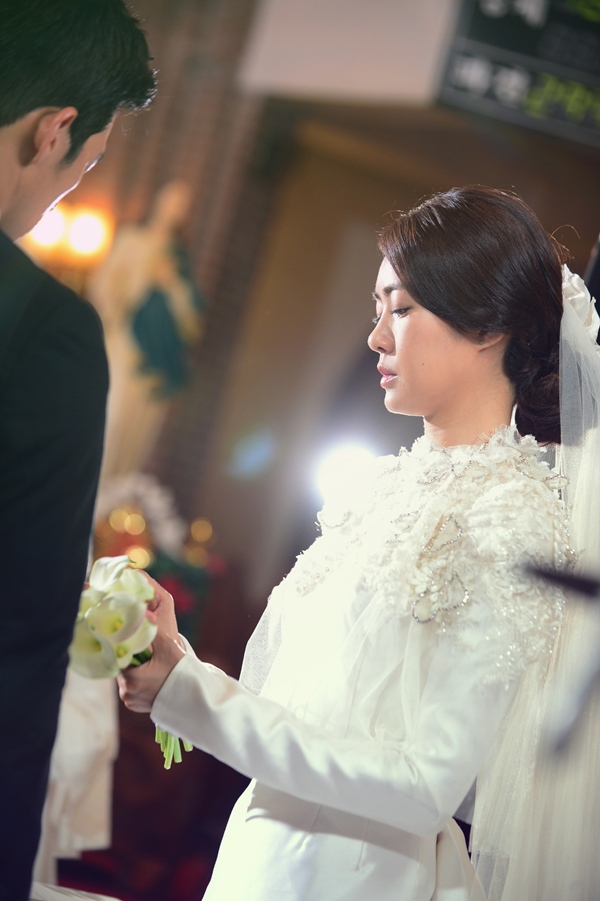 Ngắm nhan sắc rực rỡ của các cô dâu màn ảnh Hàn cuối 2013 4