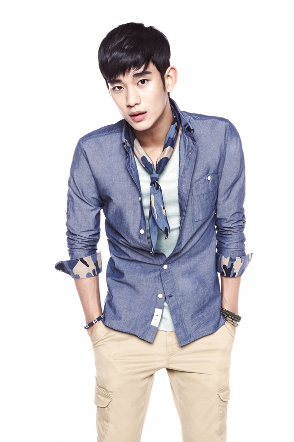 Kim Soo Hyun đắn đo l&agrave;m trai ngo&agrave;i h&agrave;nh tinh 1