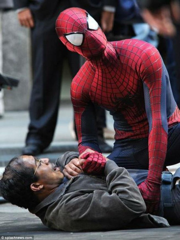 Andrew Garfield: "Tại sao Spider-Man không thể yêu con trai?" 4