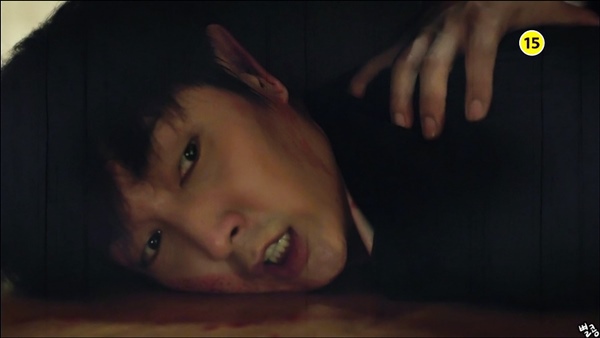 Lee Jun Ki hoảng hốt giữa hiện trường đầy máu 1