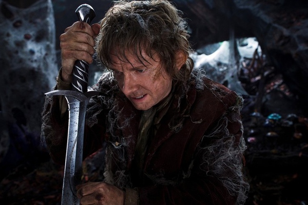 Rồng "Hobbit" khạc lửa thiêu rụi phòng vé Bắc Mỹ  5