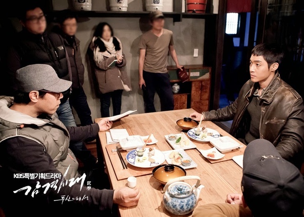 Kim Hyun Joong bị fan đòi... 60 đồng cho 1 bữa ăn 5