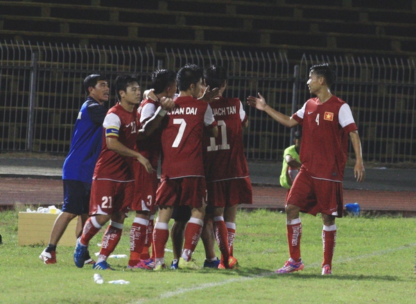 Chơi hơn người, U21 Việt Nam dễ dàng thắng cách biệt U21 Singapore 5