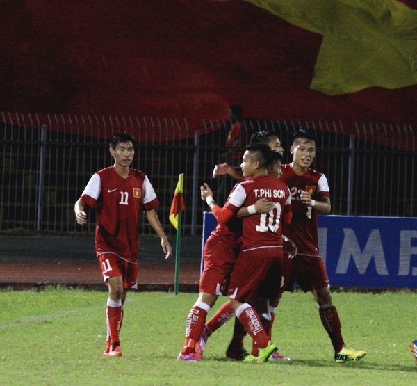Chơi hơn người, U21 Việt Nam dễ dàng thắng cách biệt U21 Singapore 6