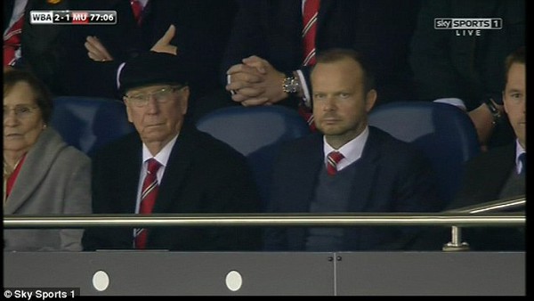 Giám đốc thể thao Man United chửi cầu thủ nhà là "đúng là phí cả tiền" 1