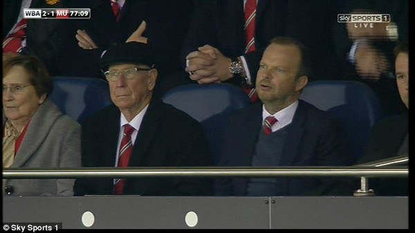Giám đốc thể thao Man United chửi cầu thủ nhà là "đúng là phí cả tiền" 2