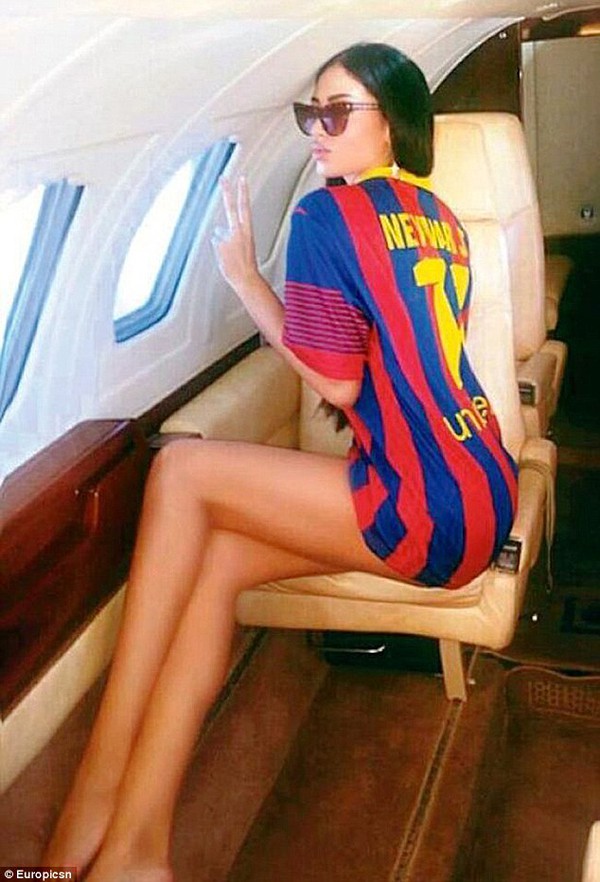 Neymar chơi trội, thuê chuyên cơ tới Serbia đón bạn gái siêu mẫu 4