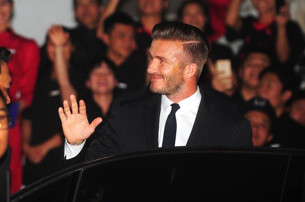 Cận cảnh vẻ quyến rũ chết người của David Beckham khi đi dự tiệc tại H&agrave; Nội 5