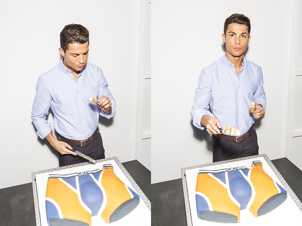 Ronaldo cắt bánh ga-tô có hình "nhạy cảm" mừng sinh nhật nhãn hiệu đồ lót riêng 3