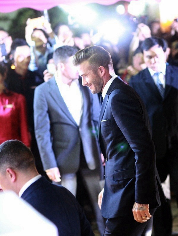Những khoảnh khắc "đẹp tới từng cm" của Beckham tại Việt Nam 5