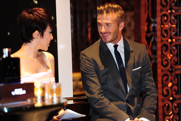 Beckham không rời mắt khỏi "bạn đồng hành" xinh đẹp Tóc Tiên 5