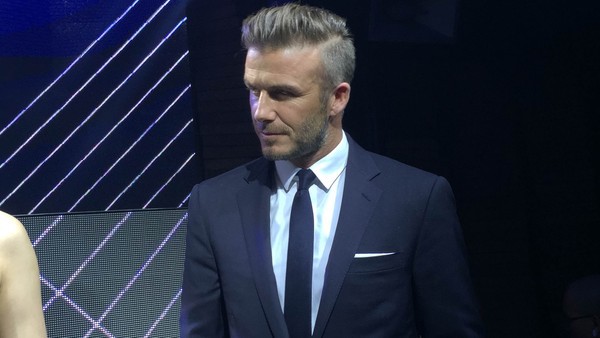 Những khoảnh khắc "đẹp tới từng cm" của Beckham tại Việt Nam 7