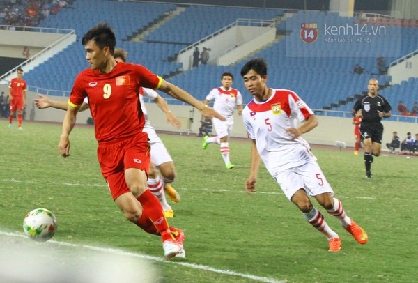 Việt Nam 3-0 Lào: Đặt 1 chân vào bán kết 3