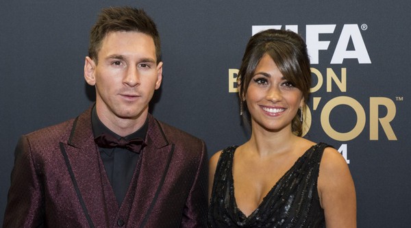 Messi chơi trội với trang phục "một m&igrave;nh một kiểu" tại Gala trao giải QBV 2014 2