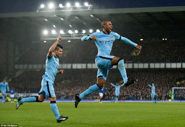 Sảy chân tại Goodison Park, Man City ngậm ngùi nhìn Chelsea vượt lên 2