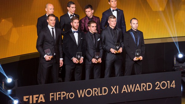 Messi chơi trội với trang phục "một m&igrave;nh một kiểu" tại Gala trao giải QBV 2014 6