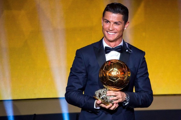 Ronaldo hò hét đầy phấn khích sau khi giành QBV FIFA 2014 5