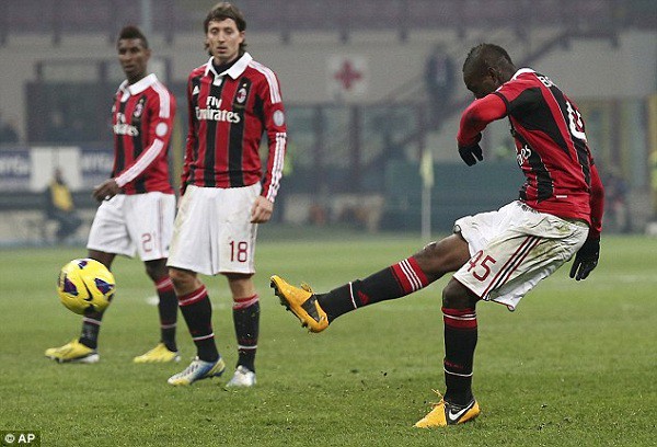 Balotelli hồi sinh nhờ c&ocirc; bạn g&aacute;i mới 2