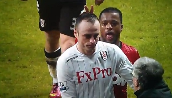 Evra âm thầm "troll" Berbatov 1