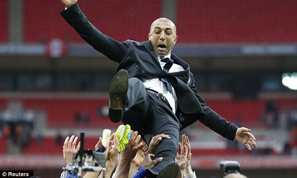 Di Matteo lại bị Chelsea đối xử “phũ”  3