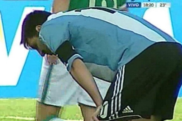 Messi kiệt sức, Di Maria thở ô xy tại Bolivia 3