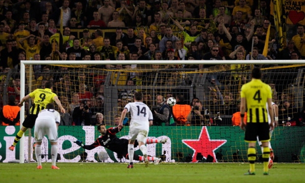 Chùm ảnh ngày đại bại của Real Madrid tại Signal Iduna Park 14