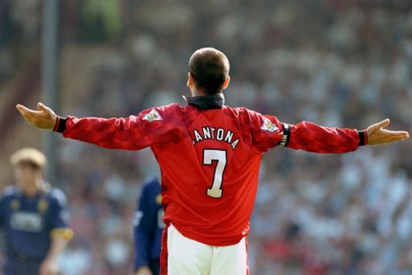 Van Persie – Eric Cantona: Ai xuất sắc hơn tại MU  3