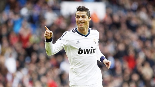 Vượt qua Malaga, Real v&agrave; Ronaldo thiết lập kỷ lục mới 1