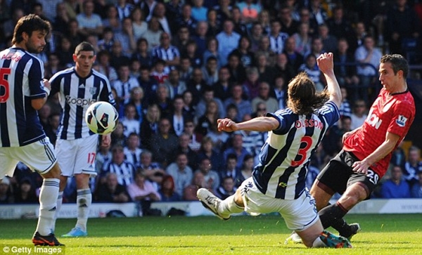 Mượn chức vô địch, Van Persie trả đũa CĐV Arsenal 2