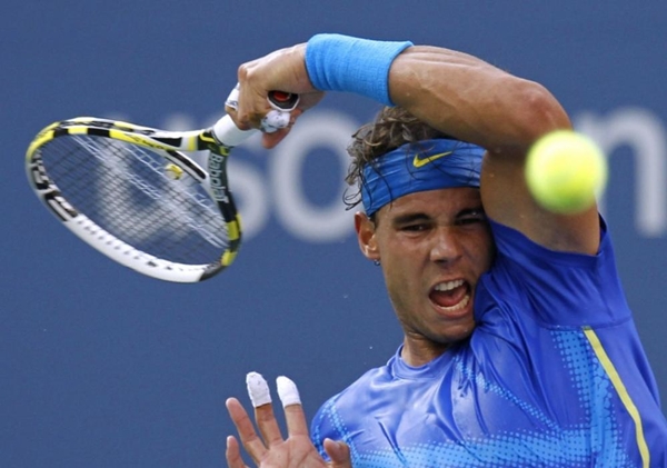 Nhóc tì 1 tuổi "chơi" bóng y hệt Rafael Nadal 4