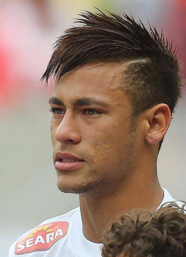 Thần đồng Neymar khóc nức nở trong trận đấu chia tay Santos 2