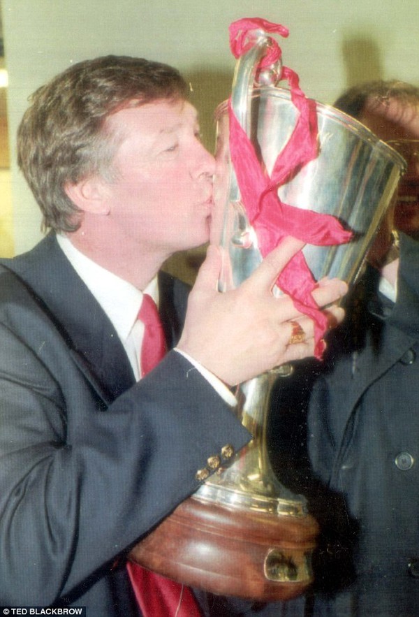 Nhìn lại sự nghiệp huy hoàng của Sir Alex Ferguson 11