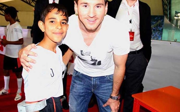 Messi biến ước mơ của cậu bé 1 chân thành hiện thực 4