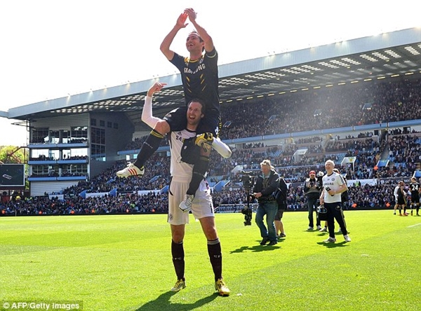 Lập cú đúp, Lampard khắc tên vào lịch sử The Blues 4