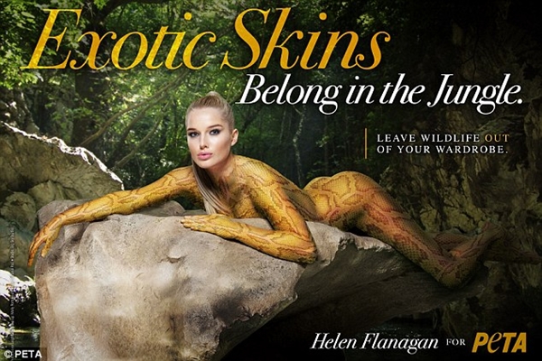 "Si&ecirc;u Wags" Helen Flanagan diện &aacute;o "ch&egrave;n &eacute;p" ngực 7