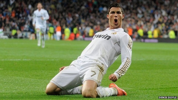 Flip Book: Những màn "biểu diễn" kĩ thuật mê hoặc của Ronaldo 1