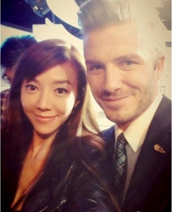 Đi cạnh vợ, Beckham vẫn “tíu tít” với dàn người đẹp Hoa ngữ 10