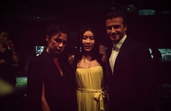 Đi cạnh vợ, Beckham vẫn “tíu tít” với dàn người đẹp Hoa ngữ 6