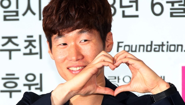 Park Ji Sung: "Tôi thích hẹn hò hơn là ghi bàn" 2