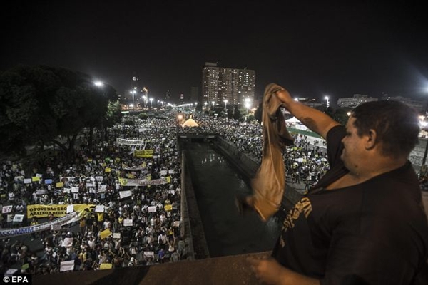 Hơn 1 triệu người tại Brazil biểu tình phản đối Confed Cup và World Cup 2014 5