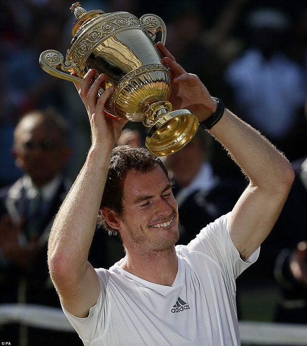 Ch&ugrave;m ảnh: Chung kết Wimbledon v&agrave; sự xuất hiện của những người nổi tiếng 5