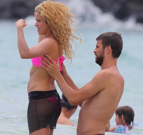 Shakira tự tin khoe dáng bên bồ trẻ 6