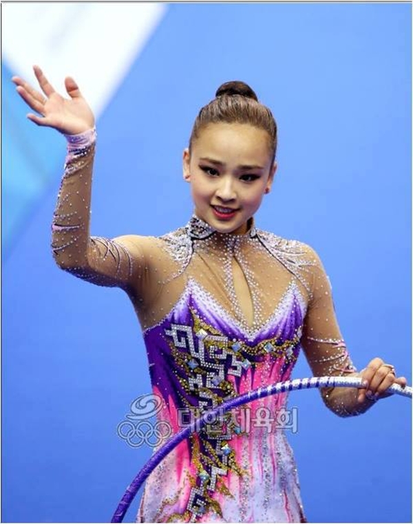 "Bông hoa" Son Yeon Jae khoe sắc tại Universiade Kazan 2013 11