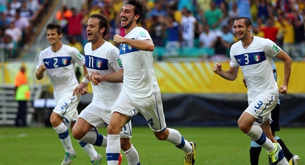 Italia 2-2 Uruguay (penalty 3-2): Gọi tên Buffon 1