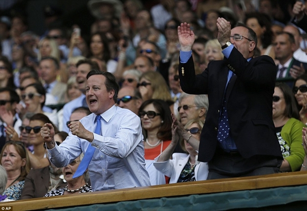 Ch&ugrave;m ảnh: Chung kết Wimbledon v&agrave; sự xuất hiện của những người nổi tiếng 2