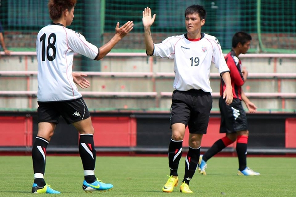 Fanpage Sapporo ca ngợi Công Vinh bằng Tiếng Việt sau 2 bàn thắng 1