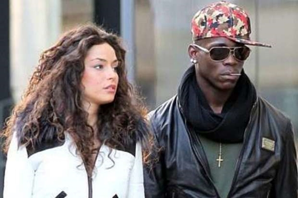 Fanny Neguesha bỗng nhiên giống y hệt bồ cũ của Balotelli 5