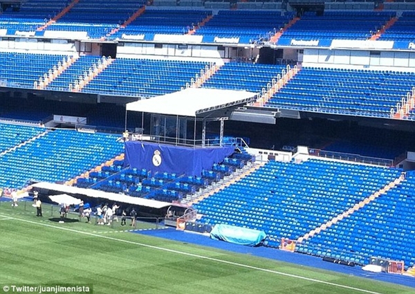 Real trang hoàng cho sân Bernabeu để đón Gareth Bale 3