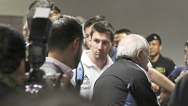 Lionel Messi và những scandal rùm beng về thói "chảnh chọe" 13