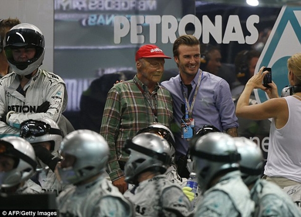 Beckham bảnh bao tới Singapore xem đua xe F1 6